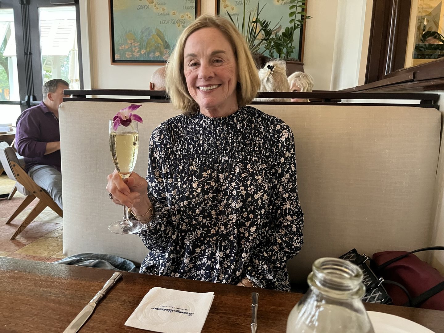 Customer photo review of Non-Alcoholic Sparkling Rosé Can 4-Pack