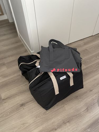 Customer photo review of Bolsa MyBigBag Mascotas personalizada (Nombre Rojo Flúor)