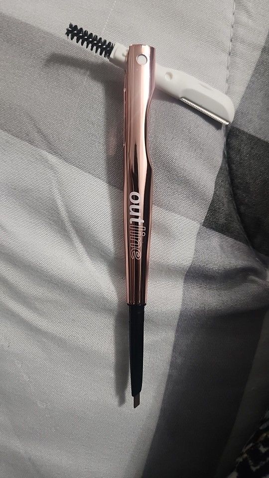 Customer photo review of O.TWO.O NATURAL SOFT MIST 3 IN 1 EYEBROW PENCIL