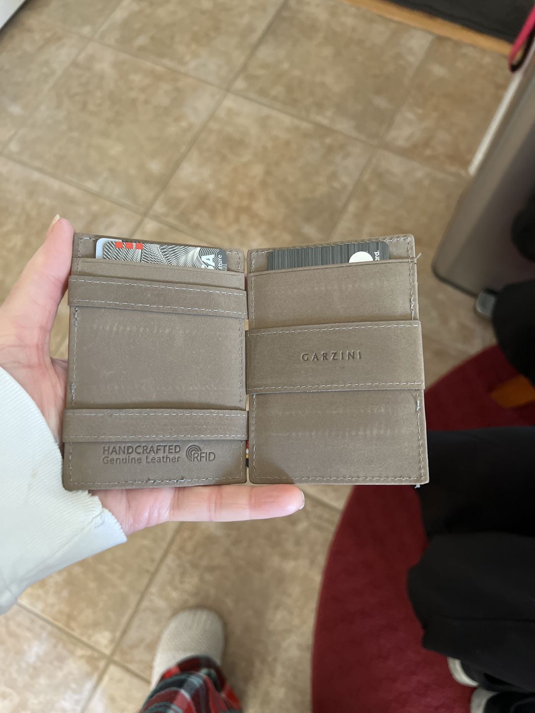 Customer photo review of Essenziale Magic Wallet ID Window