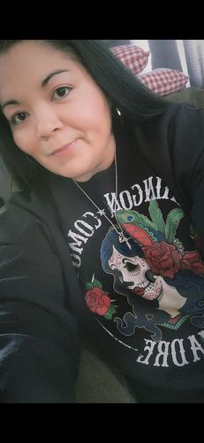 Customer photo review of Chingona Como Mi Madre, Chingona Comfy Sweatshirt