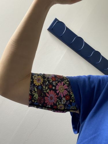 Customer photo review of Keep your Blood Glucose Sensor in place with Dia-Band armbands FAUNA & FLORA