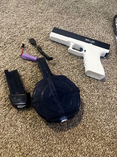 Customer photo review of Glock Electric Water Gun with Drum