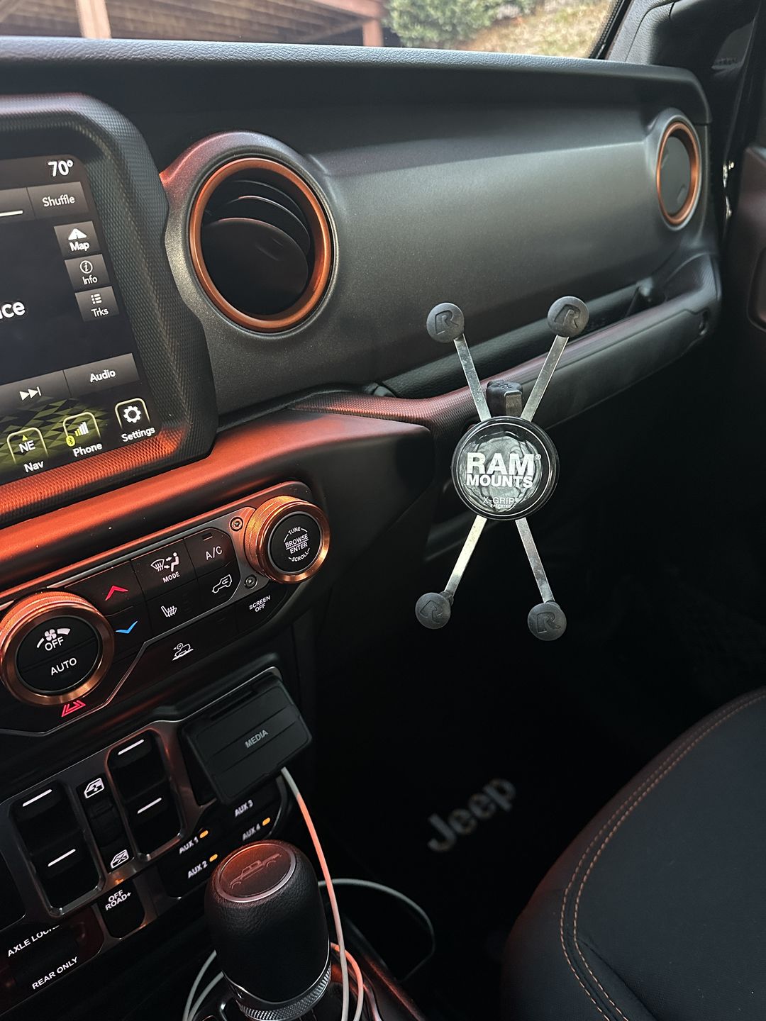 Customer photo review of Gladiator JT Grab Bar Ball Mount