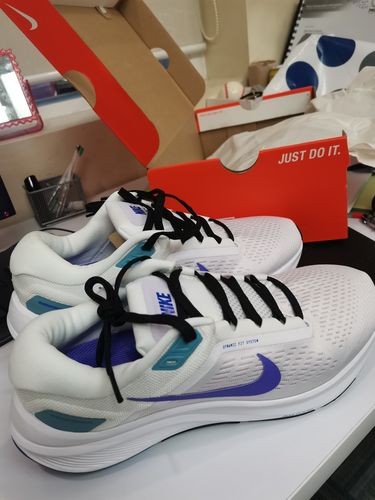 Customer photo review of Nike Women's  Air Zoom Structure 24 Women's Running Shoes