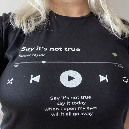 Customer photo review of Your Favorite Song T-Shirt Music Player