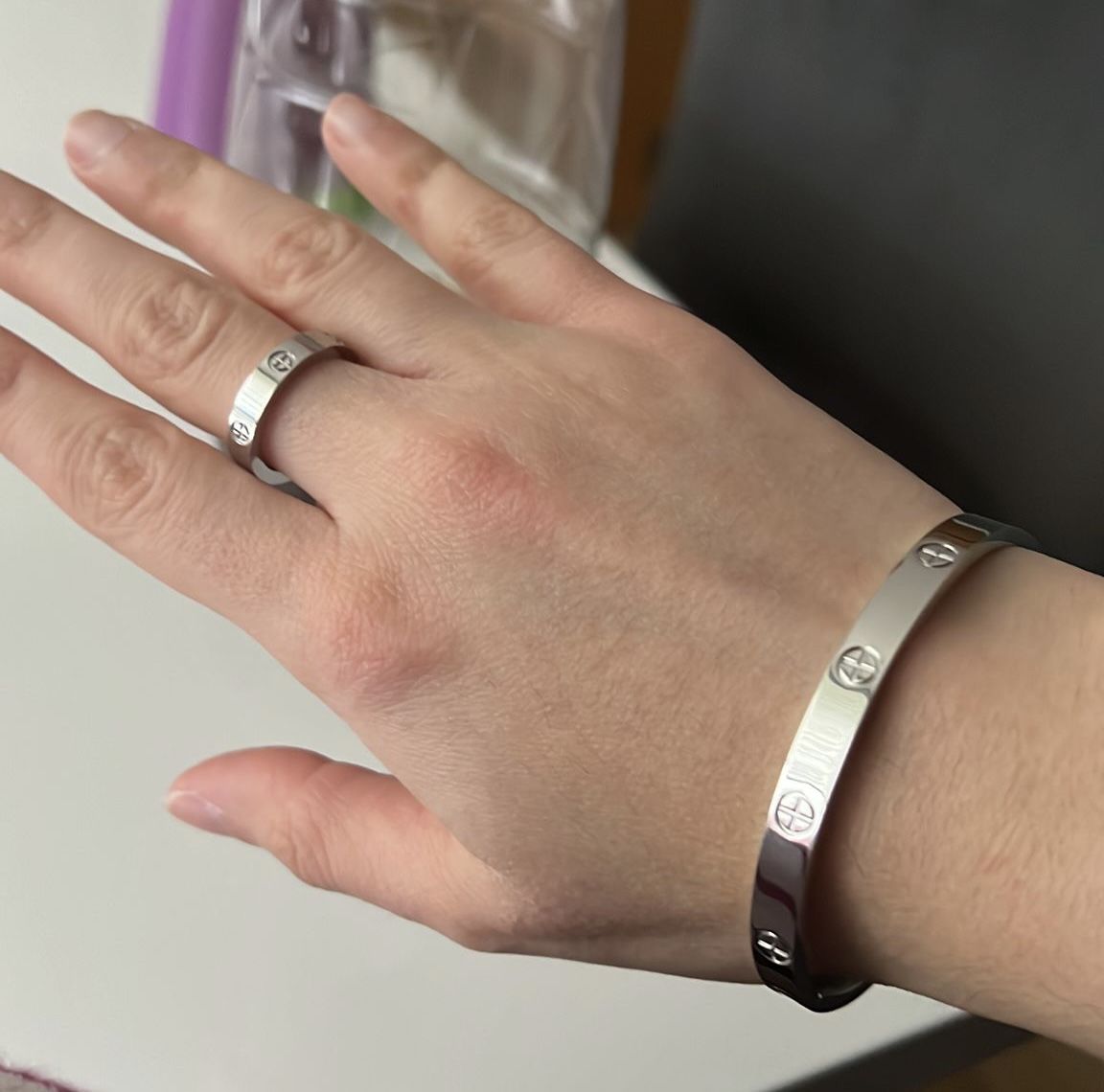 Customer photo review of Crossed Arianna Armreif | 18K vergoldet