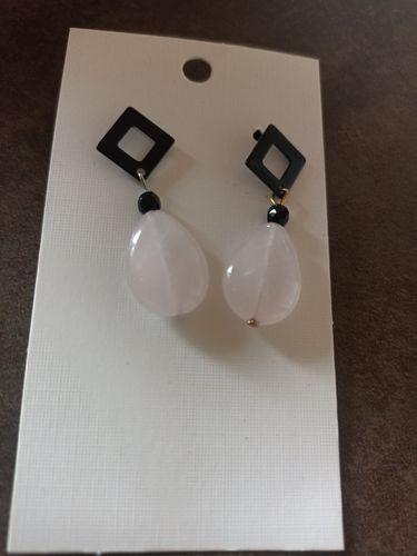 Customer photo review of BOUCLES LARME QUARTZ ROSE