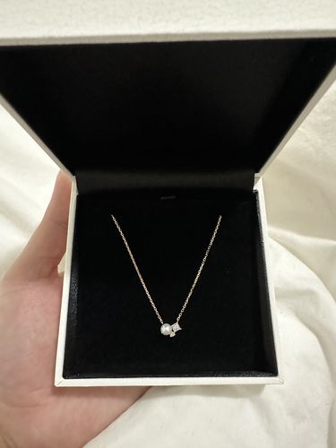 Customer photo review of Yuna Pearl and Diamond Necklace