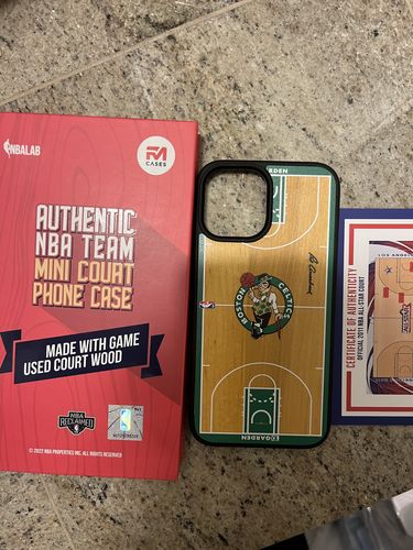 Customer photo review of Boston Celtics - NBA Authentic Wood Case
