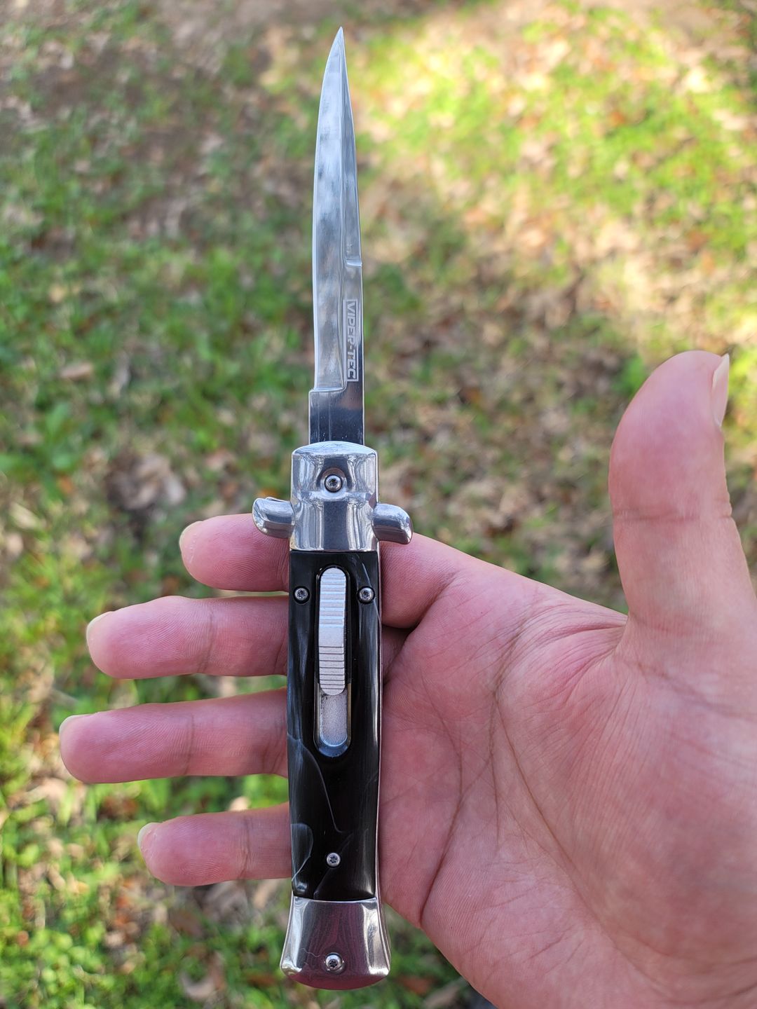 Customer photo review of Black Ghost D/A OTF - Hornet Blade
