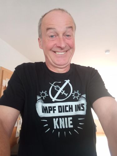 Customer photo review of ORGANIC SHIRT BUBEN • IMPF DICH INS KNIE / #IMPFTEUCHINSKNIE