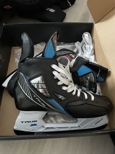 Customer photo review of True TF9 Senior Hockey Skates