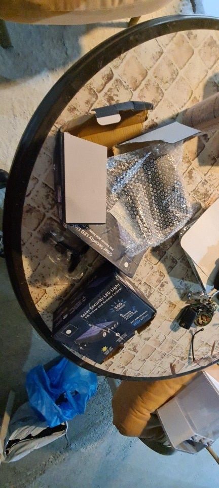 Customer photo review of Lampe murale solaire Puissante à détecteur de mouvements