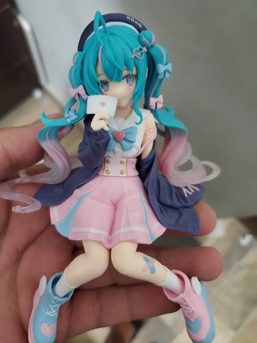 Customer photo review of Furyu Vocaloid Hatsune Miku Sailor Suit in Love Noodle Stopper