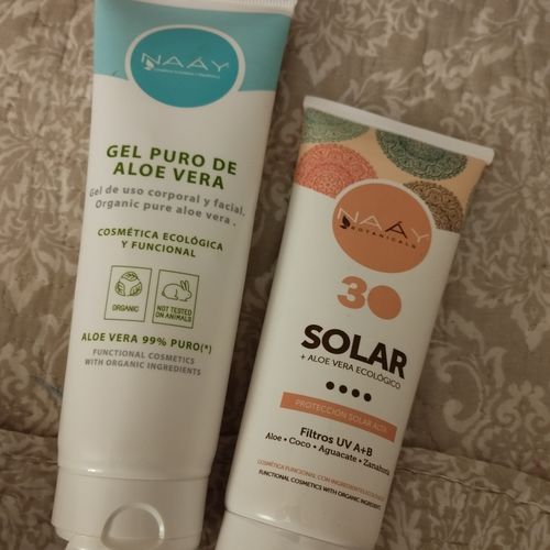 Customer photo review of Bloqueador Solar Adulto FPS 30 + Gel de Aloe Vera  y bolsa de genero de regalo