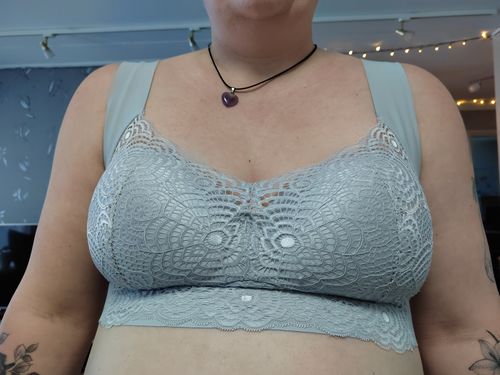 Customer photo review of Pitsiset kaarituettomat rintaliivit (isoja kokoja!)（Tämä tuote on ennakkomyyntituote）