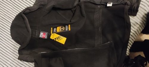 Customer photo review of Stand-up Collar Warm Fleece Soft Shell Stitching Men's Jacket