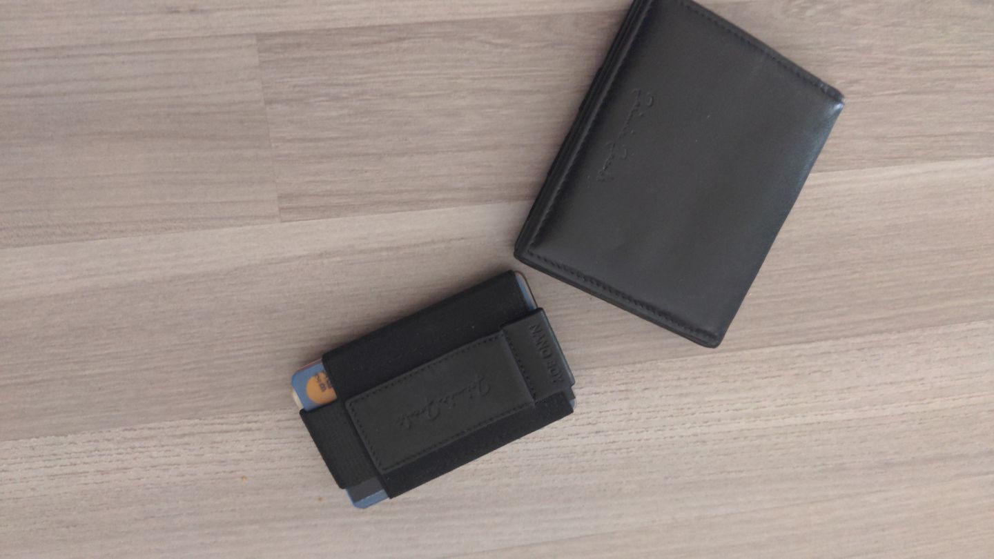 Customer photo review of Nano Boy card holder wallet with small elastic coin pocket