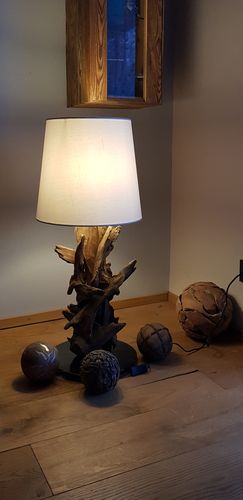 Customer photo review of Wurzelholz Tischlampe IKAL Höhe 82 cm inkl. Lampenschirm