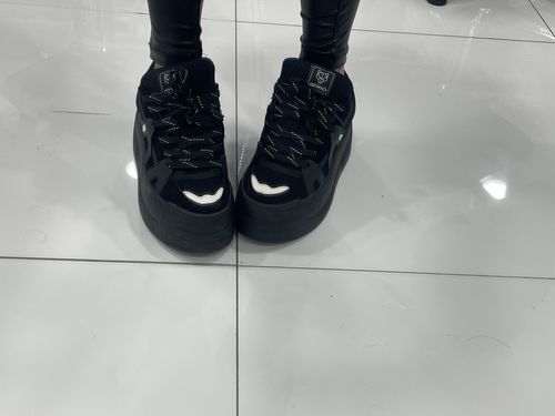 Customer photo review of ZAPATILLA NEGRA C7324