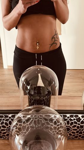 Customer photo review of Snake Dangle Belly Piercing Gold