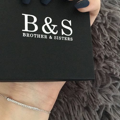 Customer photo review of Crystal Bar Bracelet