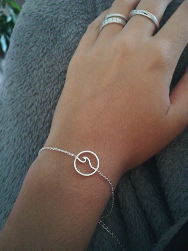 Customer photo review of Little Wave Bracelet
