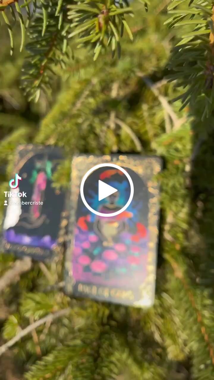 Customer video review of Dreamy Moons Tarot