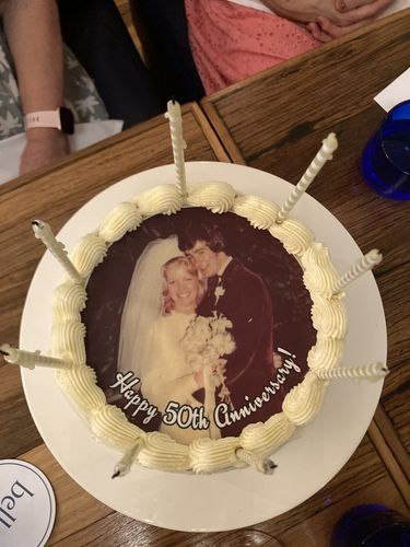 Customer photo review of 15 cm Round Custom Edible Icing Image