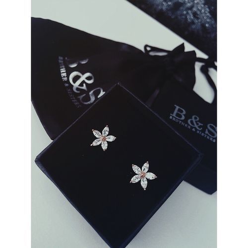 Customer photo review of Austrian Crystals Flowers Earrings