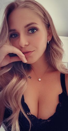 Customer photo review of Austrian Crystal Necklace