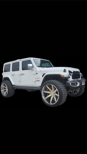 Customer photo review of Gladiator Vader Grille w/ Mesh - Black & White for 18-23 Jeep Wrangler JL & Gladiator JT