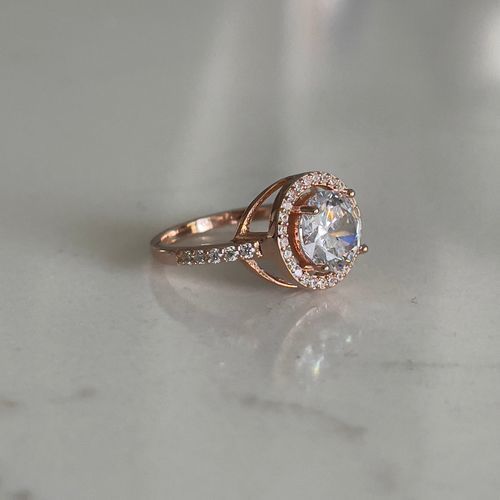 Customer photo review of Rose Gold Circle Ring