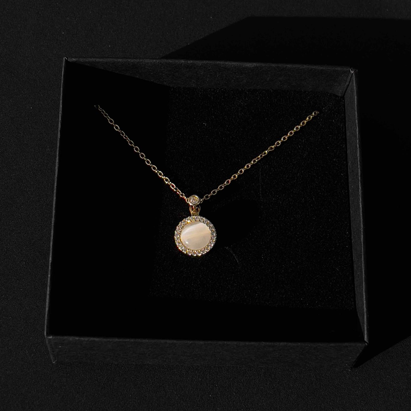 Customer photo review of The Moonstone