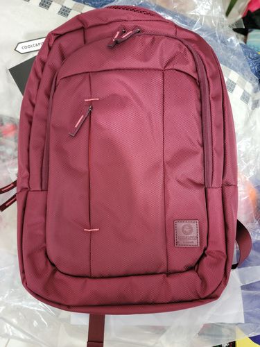 Customer photo review of Mochila Zilker Laptop 15.6" Cool Capital Vino