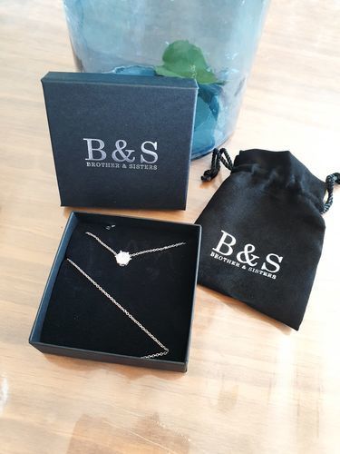 Customer photo review of Austrian Crystal Necklace