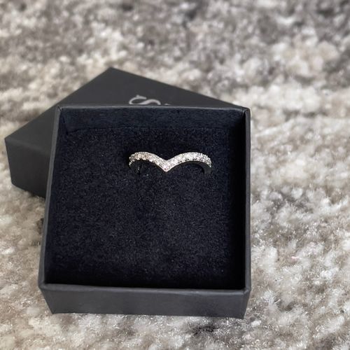 Customer photo review of Silver Minimalist Ring