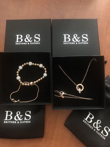 Customer photo review of Little Beads with Crystals Bracelet