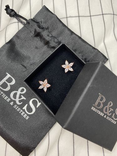 Customer photo review of Austrian Crystals Flowers Earrings