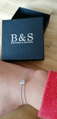 Customer photo review of Gloss Bracelet