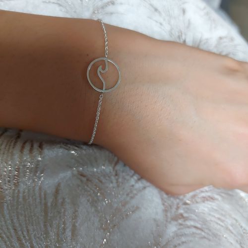 Customer photo review of Little Wave Bracelet