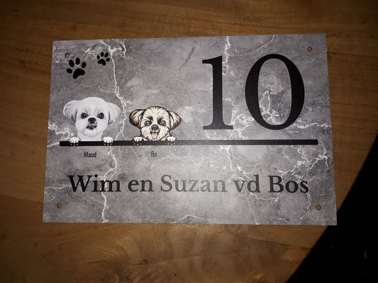 Customer photo review of Huisnummer met marmerlook - Gepersonaliseerd deurbordje