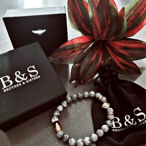 Customer photo review of Gold Lion & Grey Stones Bracelet