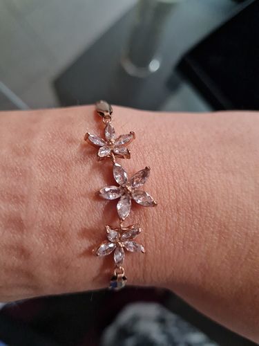 Customer photo review of Austrian Crystals Flowers Bracelet