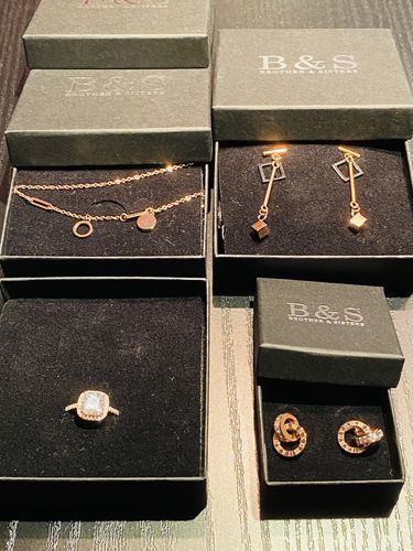 Customer photo review of Earrings with Joined Rings