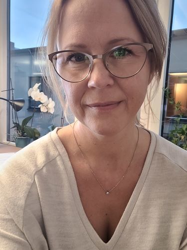 Customer photo review of Gloss Necklace