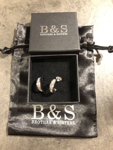 Customer photo review of Majesty Earrings