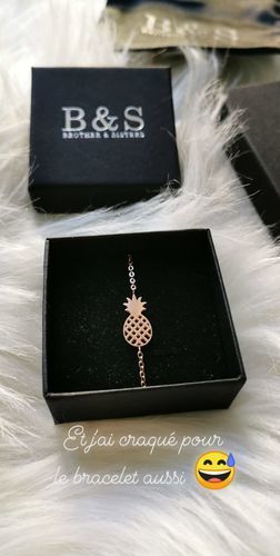 Customer photo review of Little Pineapple Bracelet