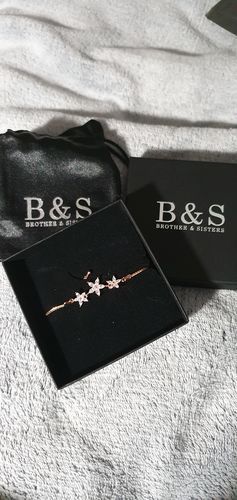 Customer photo review of Austrian Crystals Flowers Bracelet